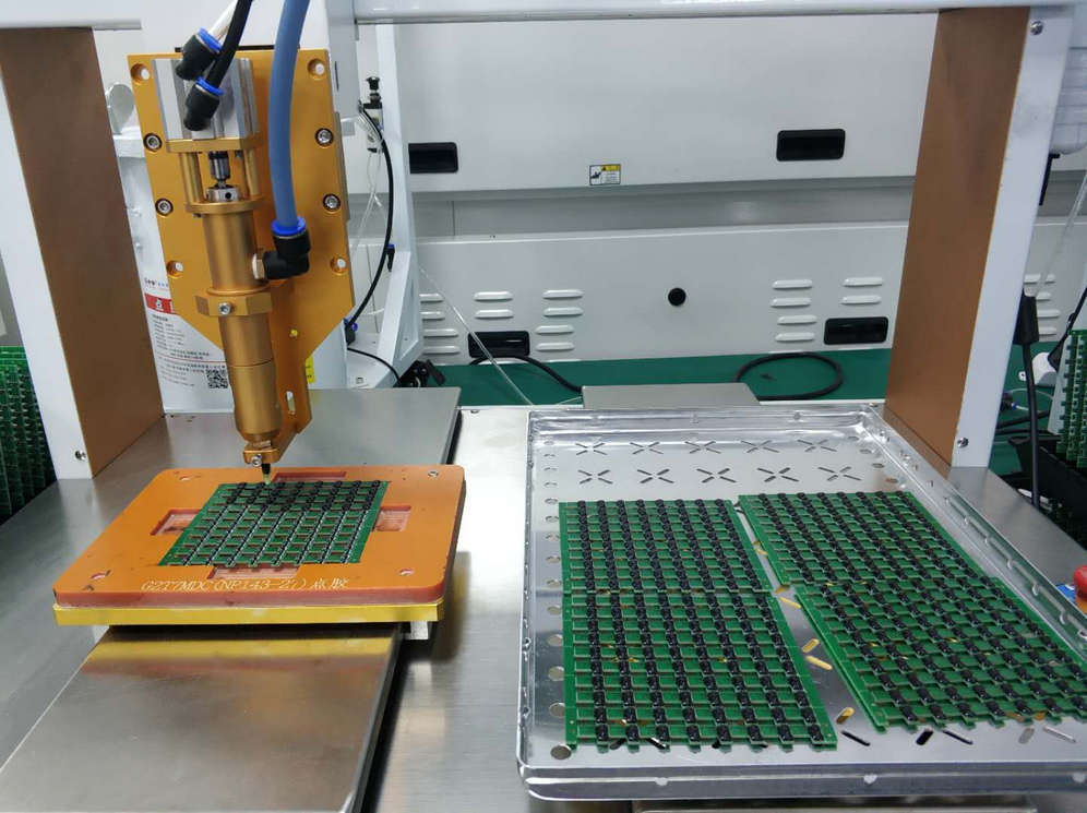 電子OEM加工中的點(diǎn)膠機(jī)點(diǎn)涂方式 電子OEM加工中的點(diǎn)膠機(jī)點(diǎn)涂方式